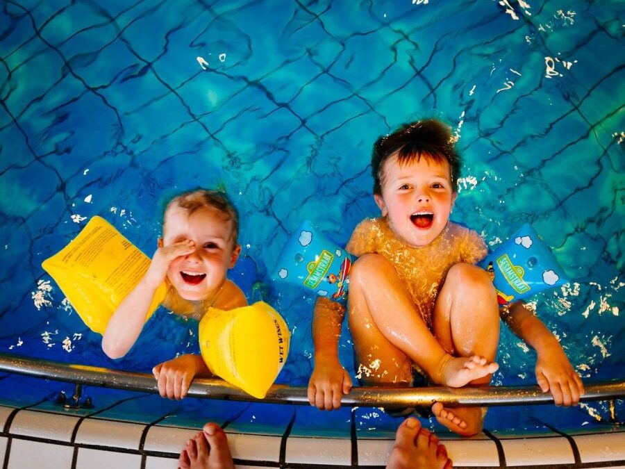 6 tips para enseñar a nadar a los más pequeños